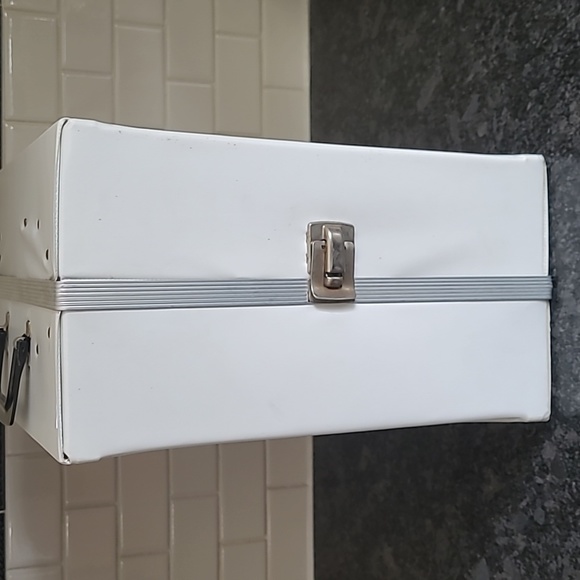 Barbie Vintage 1968 "The World of Barbie Doll Trunk" Carrying Wardrobe Case - Picture 15 of 16